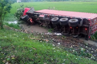 El tráiler que manejaba Carlos iba hasta Quito, llevaba una carga de canela.