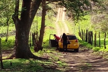 Allegados a las víctimas arribaron alrededor de las 12:30 de este sábado 21 de enero de 2023 al recinto.