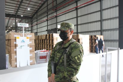 El organismo electoral mostró los procedimientos para el manejo de los paquetes electorales.