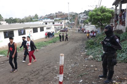 De terror. El pasado 11 de enero estudiantes y padres de familia se  llevaron tremendo susto tras el hallazgo de restos humanos afuera de un plantel.