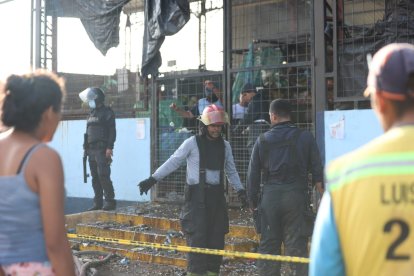Personal del Cuerpo de Bomberos de Durán asistió la emergencia.
