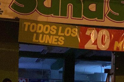 Este cajero se ubicaba al interior de una farmacia. Sucedió en El Quinche.