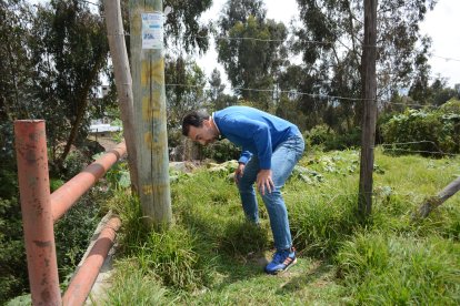 EXTRA llevó al candidato  a conocer la quebrada de Pisulí  para evidenciar el abandono de estos sitios en la ciudad.