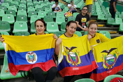 Gladys (i), Patricia y Lourdes Espinoza llegaron a Cali el miércoles pasado y tienen previsto quedarse acá hasta el domingo.