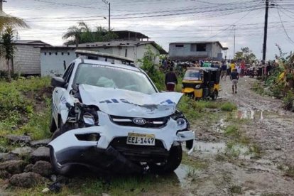 Como resultado del accidente hay cuatro heridos, tres de ellos son menores de edad. Uno está en estado crítico.