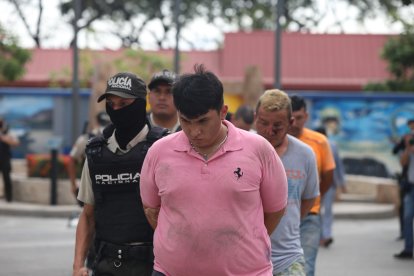 Los sospechosos fueron presentados en el Cuartel Modelo. Los capturaron cerca del lugar del suceso.