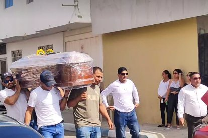 El ataúd de Katty tuvo que ser embalado por el estado de descomposición en el cual se encontraba su cuerpo.