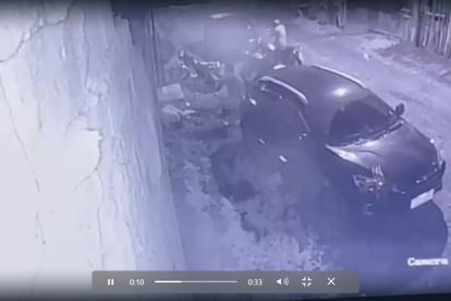 El ataque a bala quedó registrado en una cámara de seguridad.