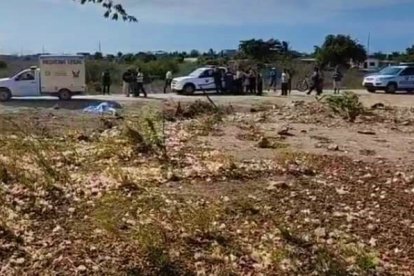 A la víctima la dejaron semidesnuda y maniatada.