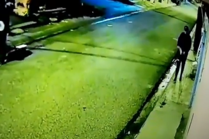 Este 31 de enero varios panfletos aparecieron en los portones de algunas residencias de la zona. Vecinos están pensando mudarse de hogar.