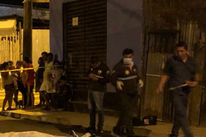 La víctima, Boris Yamil Arias, fue atacada a una cuadra  de su casa.