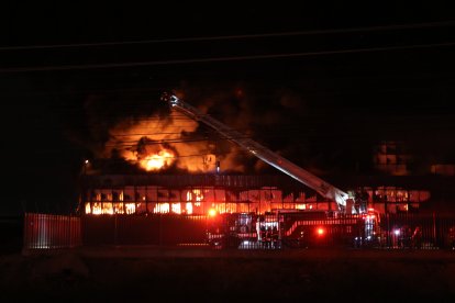 Las llamas se podían ver desde zonas lejanas, e incluso desde ciertos sectores de Guayaquil.