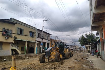 En la calle 19 ‘reposaba’ la maquinaria... y no eran las 6 de la mañana, como se quejó el alcalde encargado.