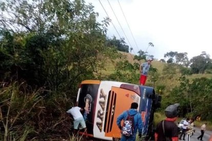 El accidente ocurrió en el sector conocido como los Cinco cerros, en el límite entre Santa Elena y Manabí.