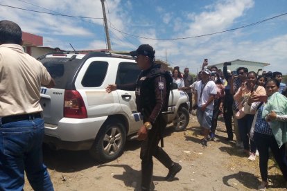 Una de los delegados cargaba una funda con papeletas rayadas, por lo que las autoridades la llevaron a la Fiscalía.