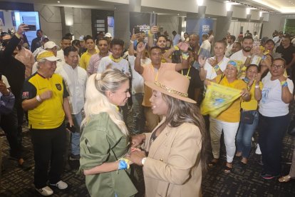 A su llegada se encontró con otros aspirantes a candidaturas de su mismo partido político.