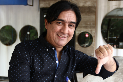 Fernando Villarroel es un director, productor y actor cómico de televisión y teatro ecuatoriano.