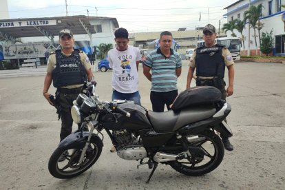 Los sujetos ingresaron al sector, a pesar de que está con vallas por actividades posteriores al proceso electoral.