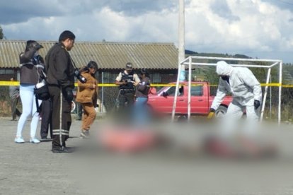 Los sujetos fueron calcinados en presencia de los habitantes del lugar.