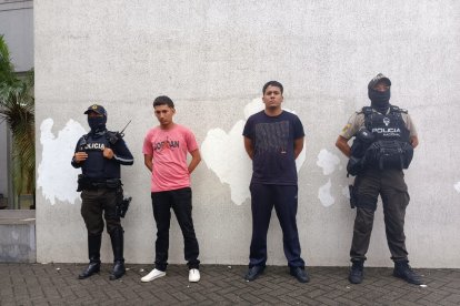 El afectado logró escapar y alertó a la Policía, quienes ejecutaron un operativo en el sector, logrando la captura de los sospechosos, minutos después.