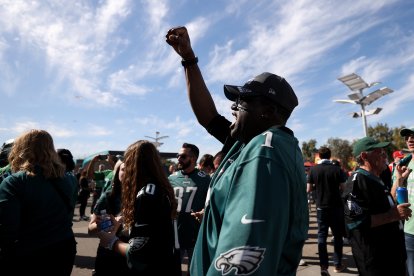 Los fans de Eagles y Chiefs 'calientan' la previa del Super Bowl