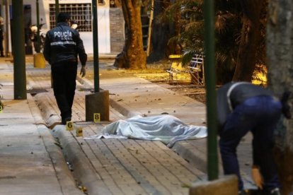 En octubre de 2022, una colombiana, que tenía vínculos con microtraficantes de droga, fue asesinada en el parque de Sauces 6, norte de Guayaquil.