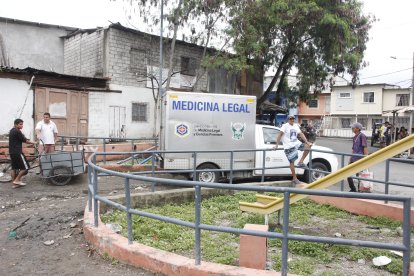 El cadáver fue retirado del sector ante el asombro de quienes habitan alrededor.