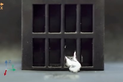 La pieza es capaz de derretirse y volver a incorporarse.