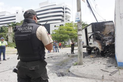 Tres detonaciones dentro de un camión fueron usadas como distractoras para llevar a cabo el robo.