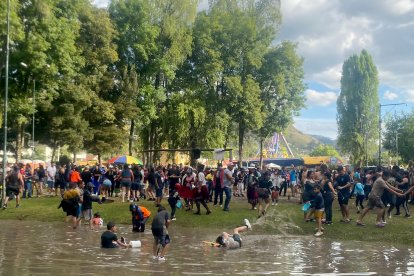 Es el tercero de los cuatro días del carnaval 2023, que orienta a la recuperación económica de estas localidades.