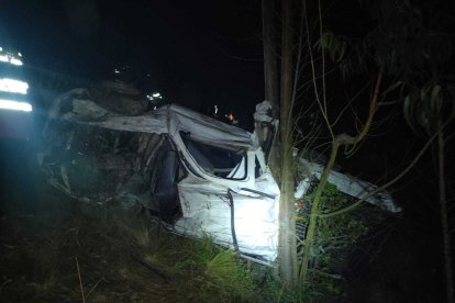 Uno de los vehículos involucrados en los percances en vías.