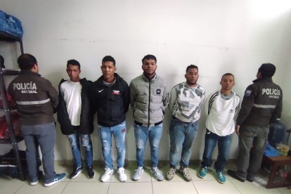 Uno de los detenidos registra antecedentes penales por tenencia de arma de fuego.