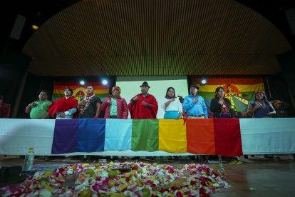 Además, pidieron a la Asamblea que lo enjuicie políticamente.