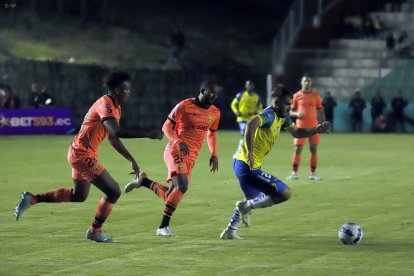 Una pobre imagen dejó Barcelona en la caída por 2-1 ante Gualaceo, en el estadio Jorge Andrade Cantos de Azogues.