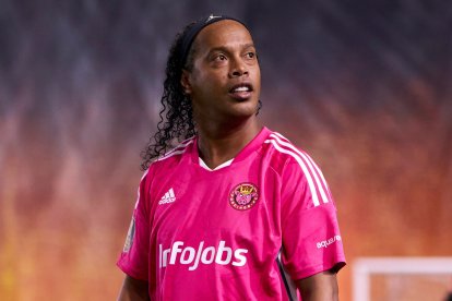 La presencia de Ronaldinho lleva a la liga al récord en TikTok