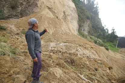 Seis meses antes se registró el primer deslave en este cerro, cuenta un lugareño.
