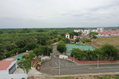 Territorio. El corte del servicio de agua potable será de 20 horas, anunció Interagua.