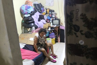 Alexandra tuvo fiebre y dolor de cabeza. El estrés y la tristeza se apoderaron de ella.