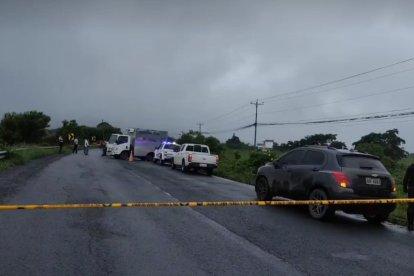 Comuneros que realizaban labores agrícolas se toparon con la macabra escena. Hay sospechas que se trate de un hombre secuestrado el miércoles en Manta.