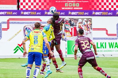 En el estadio de Echaleche, Mushuc Runa le ganó 2-1 a Gualaceo.
