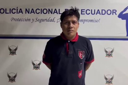 Al detenido se le encontró en su poder un arma de fuego con cinco cartuchos percutidos.