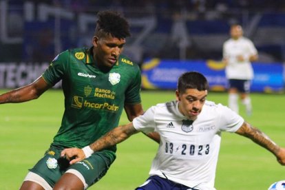 Orense y Emelec igualan sin goles, en Machala.