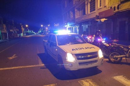 Agentes policiales en uno de los operativos en la ciudad de Quevedo.
