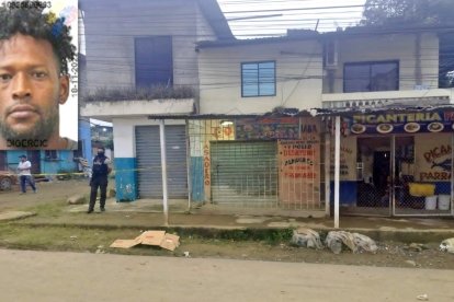 Un pedazo de cartón cubrió el saco donde fueron  halladas la cabeza y la pierna de José  Quiñónez.