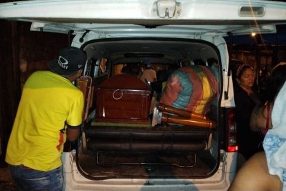 A Víctor José Bones lo llevaron al recinto Guapara, en Quinsaloma, para el velatorio.