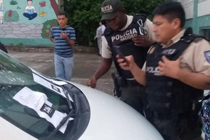 Profesora es amenazada por una supuesta banda criminal.