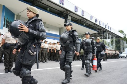 Los equipos femeninos de la Policía estarán desplegados en las movilizaciones.  René Fraga. Quito 6 marzo del 2023 Agencia ( ag - expreso ag extra )