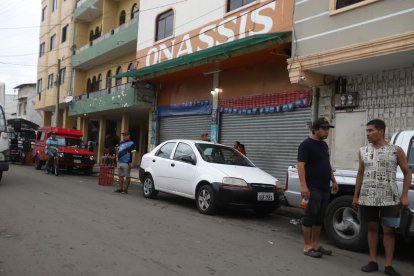 El rapto ocurrió la madrugada del martes. Cuatro delincuentes llegaron en un vehículo, tres de ellos se la llevaron a la fuerza