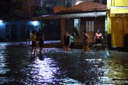 Varias zonas de Guayaquil se repletaron de agua.