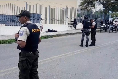 Un adulto mayor muere en medio de balacera entre bandas